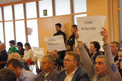 2016 05 30 ProtestaRegulamentoPlenoVigo07.JPG